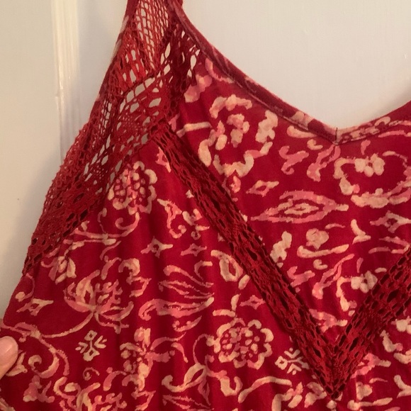 Urban Outfitters Red Floral Tank - Picture 6 of 7